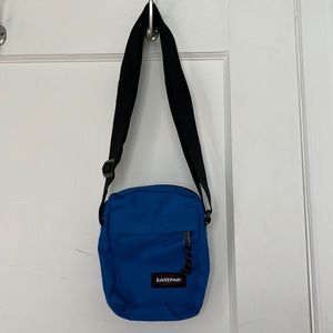 EASTPAK CROSSBODY BAG